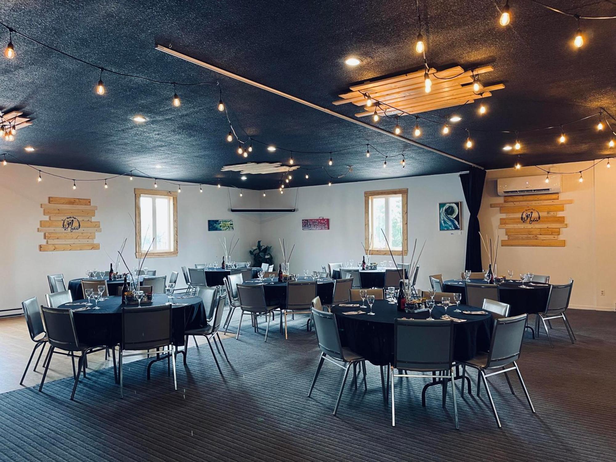 Resto Pub Motel Le Madub L'Isle-Verte Luaran gambar